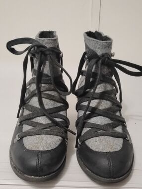 Merrell Women’s 7.5 Shiloh Gray Felt & Black Leather Lace-Up Ankle Boots